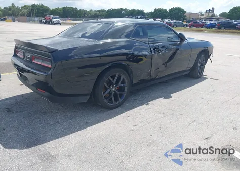 2022 Dodge Challenger Sxt z USA, uszkodzony, nr VIN 2C3CDZAG5NH257485